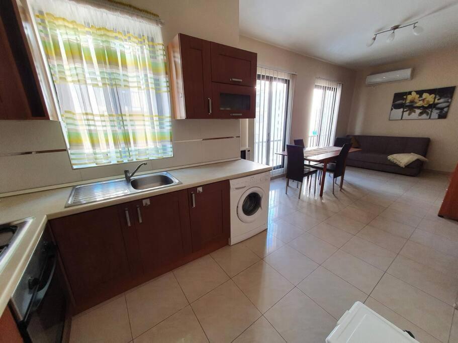 Sea Views Apartment-Wifi-Sleep 5 Marsaskala Εξωτερικό φωτογραφία